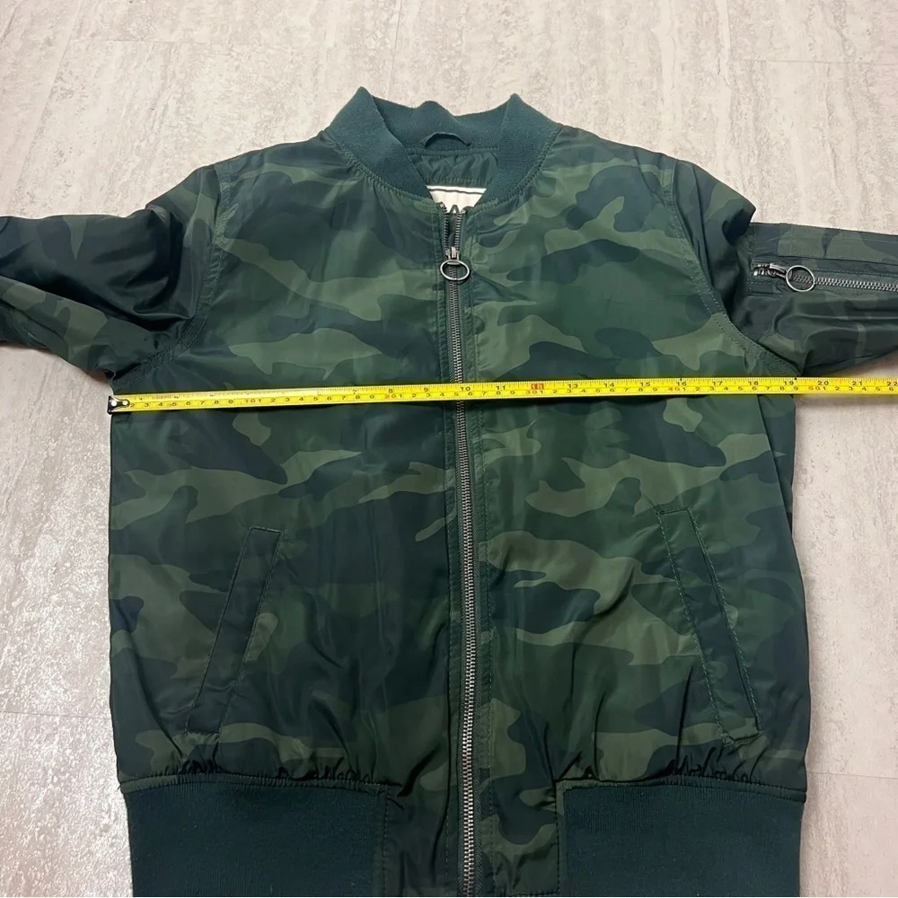 Garage women's camo bomber jacket small